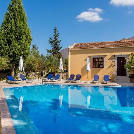 Heliopetra Studios, Small Village Close To Beaches *