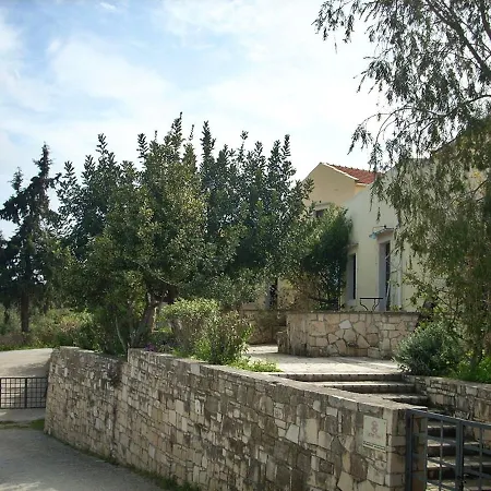 Heliopetra Studios, Small Village Close To Beaches *